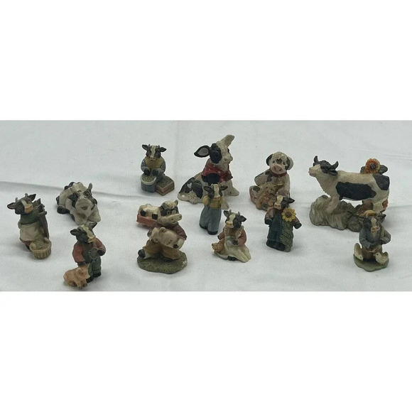 Vintage LOT of 12 Cow Figurines Great Condition - Picture 3 of 16